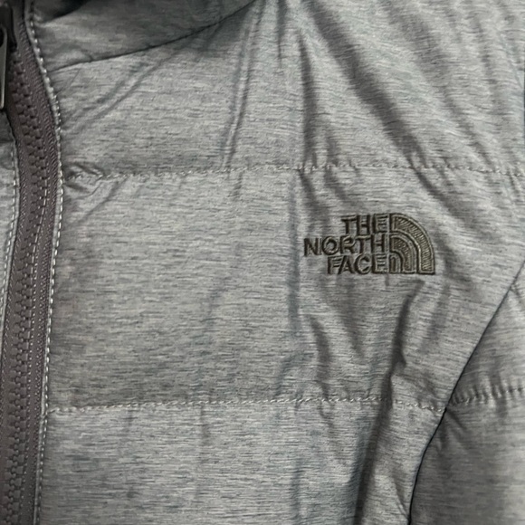 SOLD! Like new Womens XS North face coat - Picture 4 of 8